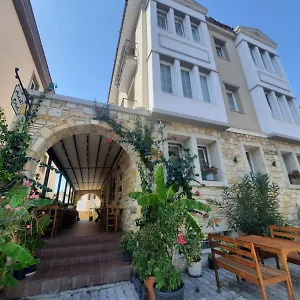 Oda ve Kahvaltı Adil
